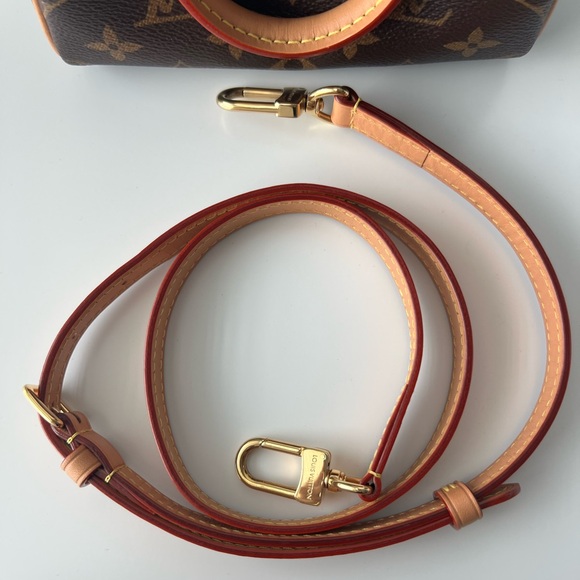 Louis Vuitton’s Nano Speedy/ Monogram canvas. - Picture 5 of 6